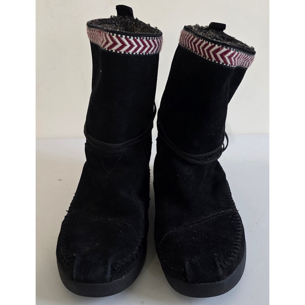 TOMS Nepal Boots Women Size 8.5 Black Suede Faux Fur Lined Moccasin 300813
